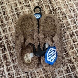 Hey Dude Tan Fuzzy Slippers